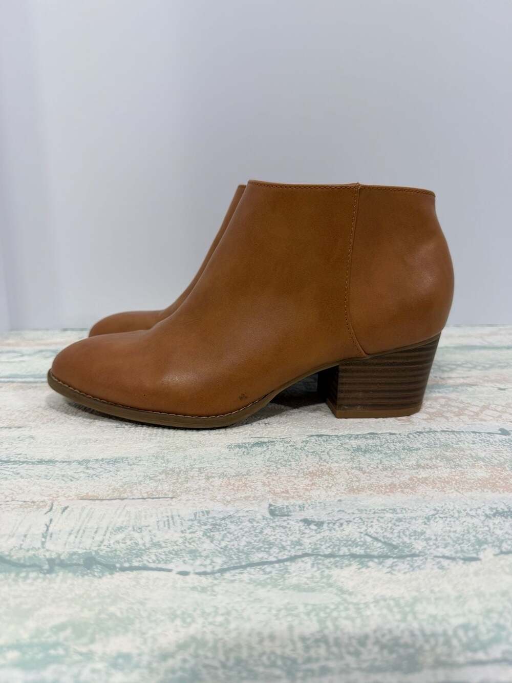 Old Navy Ankle Boots Size 7.5 Tan Faux Leather Block Heel Booties